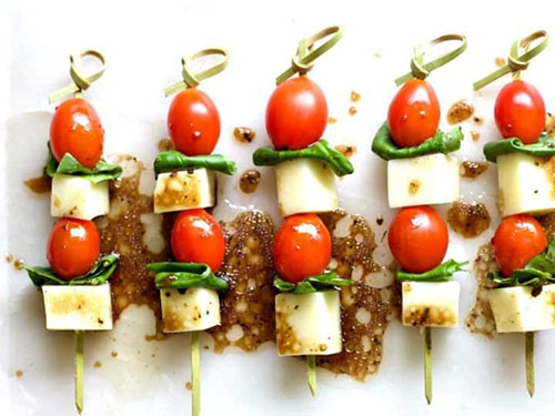 Catering για πάρτυ εγκαινίων σε πιατέλες με μπουφέ